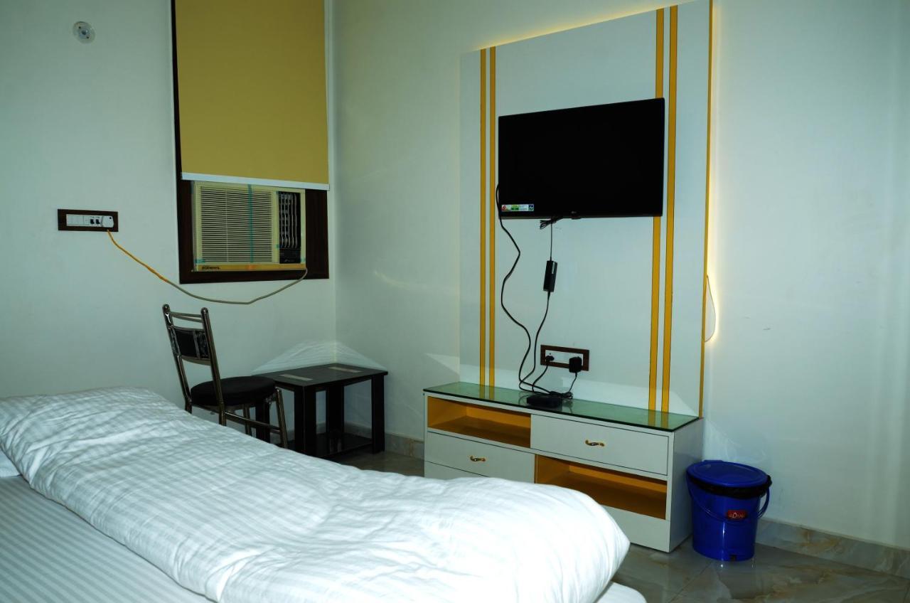 Hotel Paradise Inn Auraiya Exterior foto